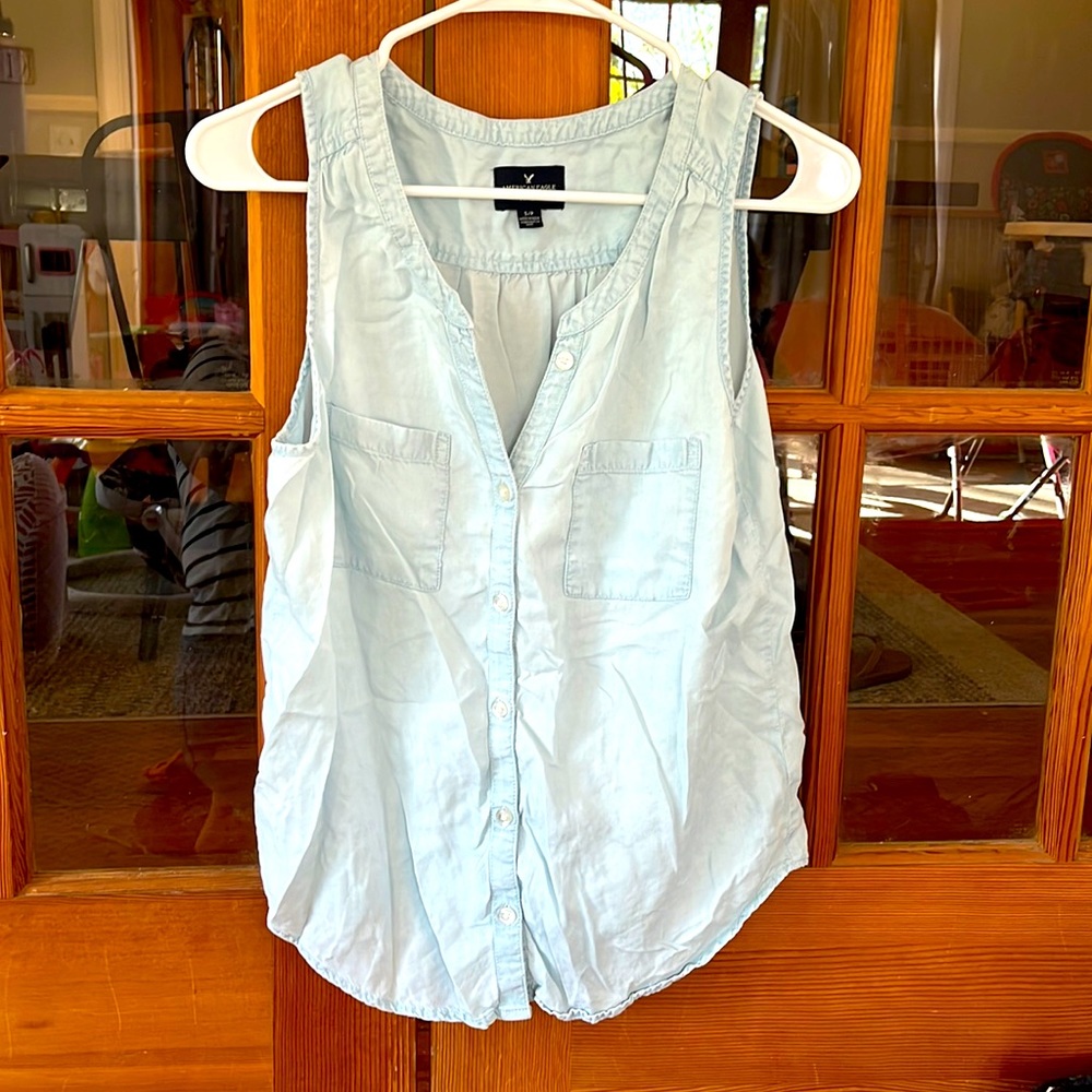 American Eagle button down top